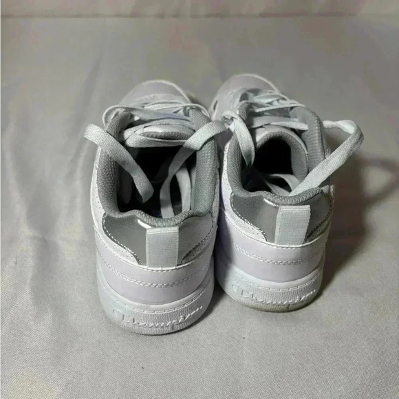 Womens size 7 champion brand shoes, #k685 - Picture 4 of 6